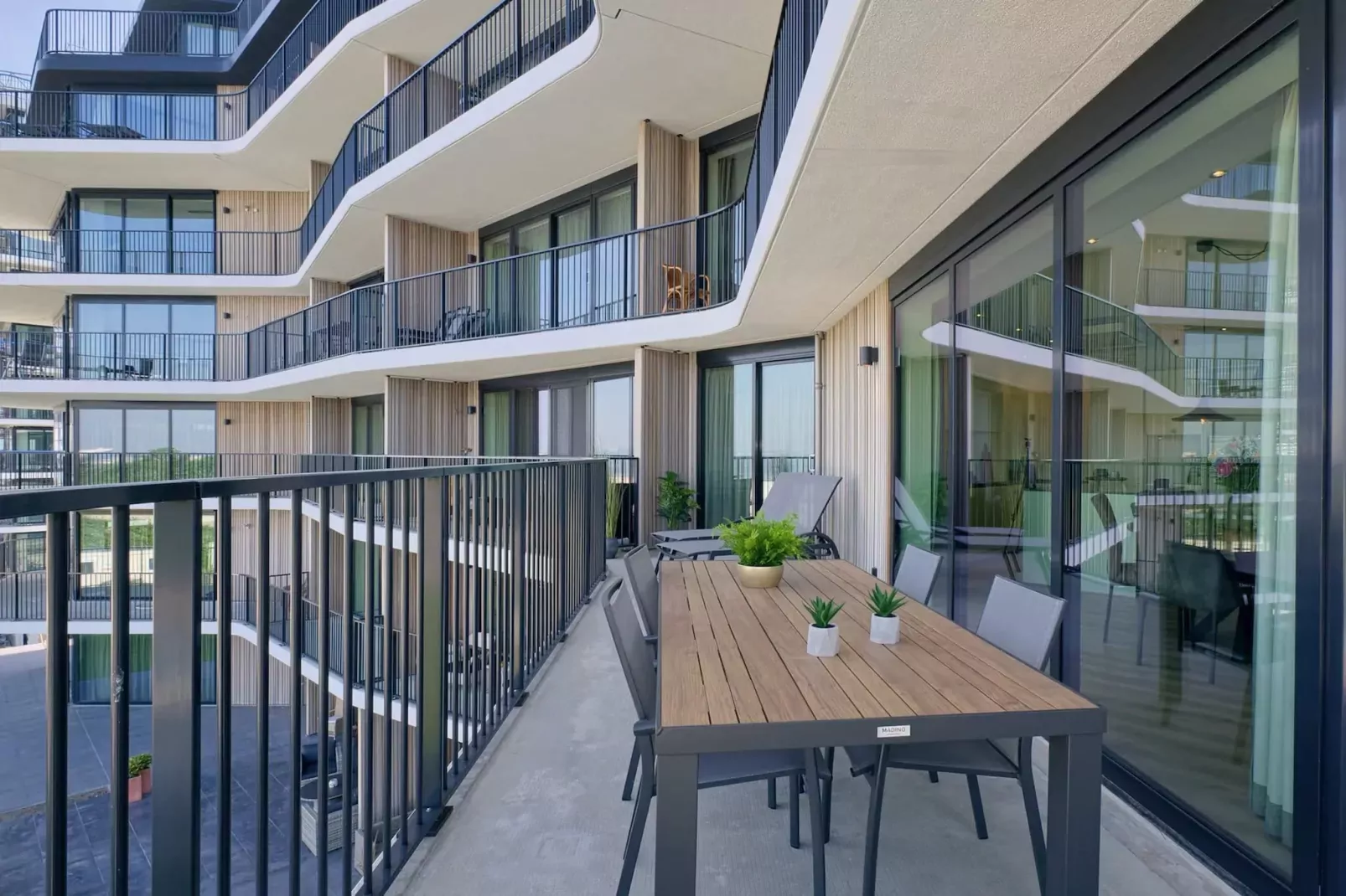 Breskens Apartments & Penthouses 7-Buitenkant zomer