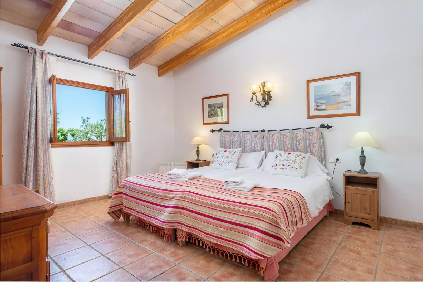 El Reboster (carboneras)-Image-tags.