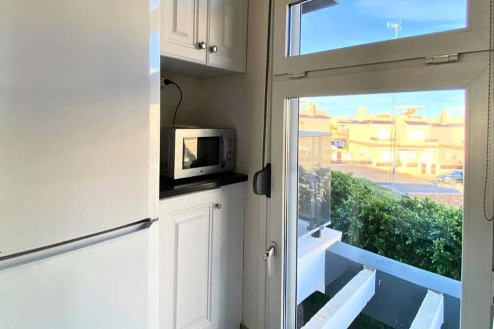 Appartement Moderne Avec Piscine, Terrasse Et Solarium-Image-tags.