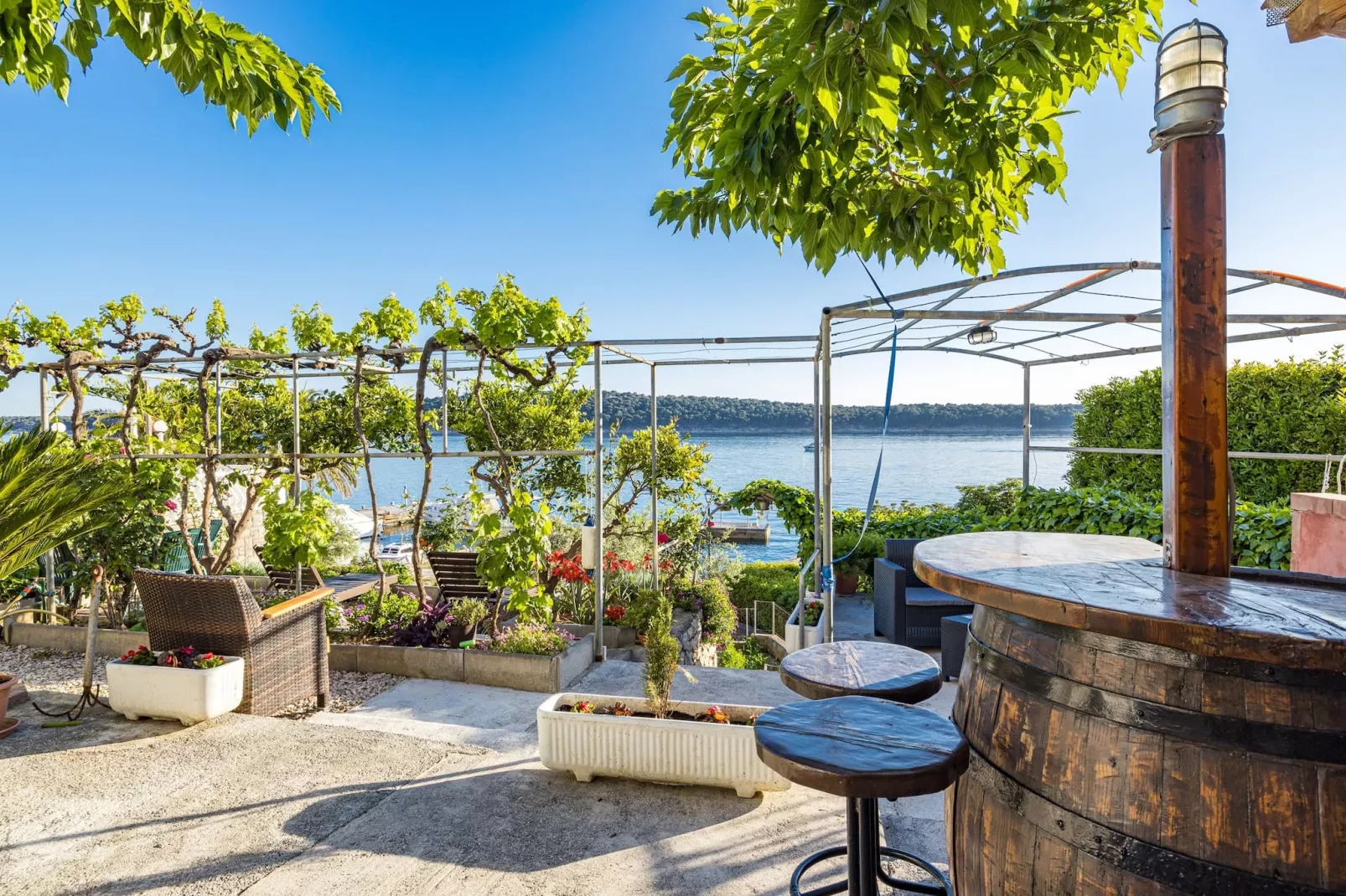 Apartments Jurica - Apt Marija with Sea View,-Tuinen zomer