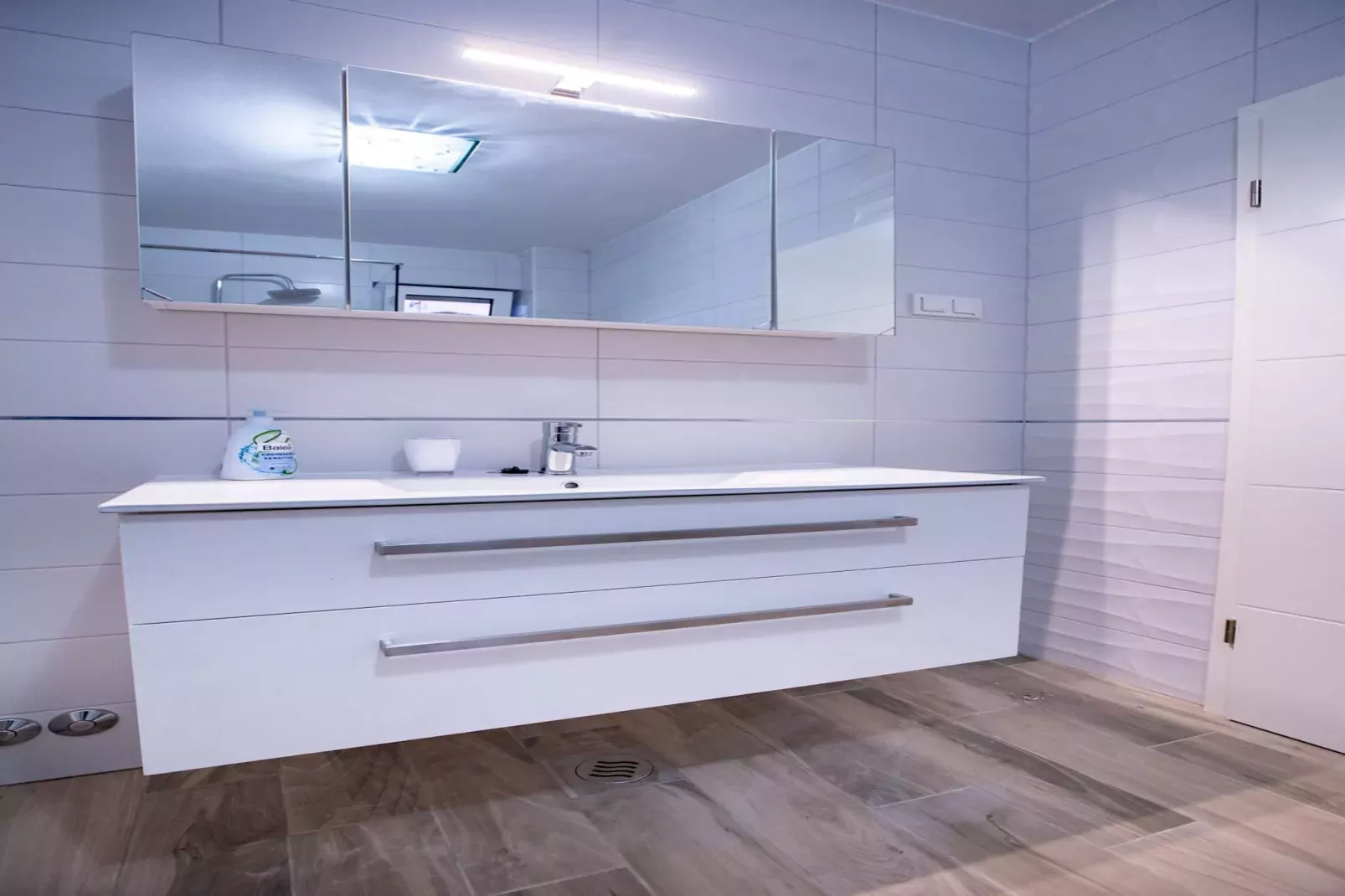 Villa Guliva - Apartment Golden Sun with Sea View-Badkamer
