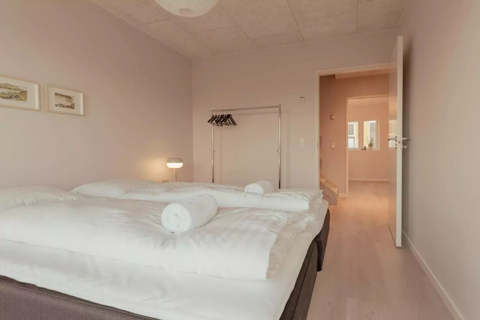 Stijlvol 4BR Apt in Torshavn -- By Traum Ferienwohnungen-Binnen
