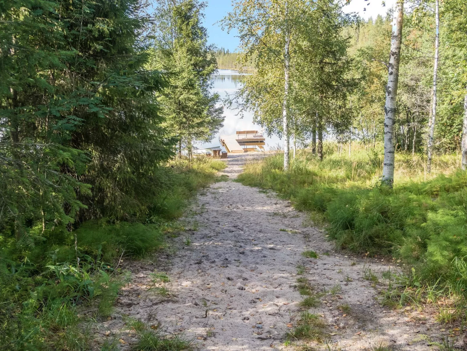Hallan kelo-Buiten