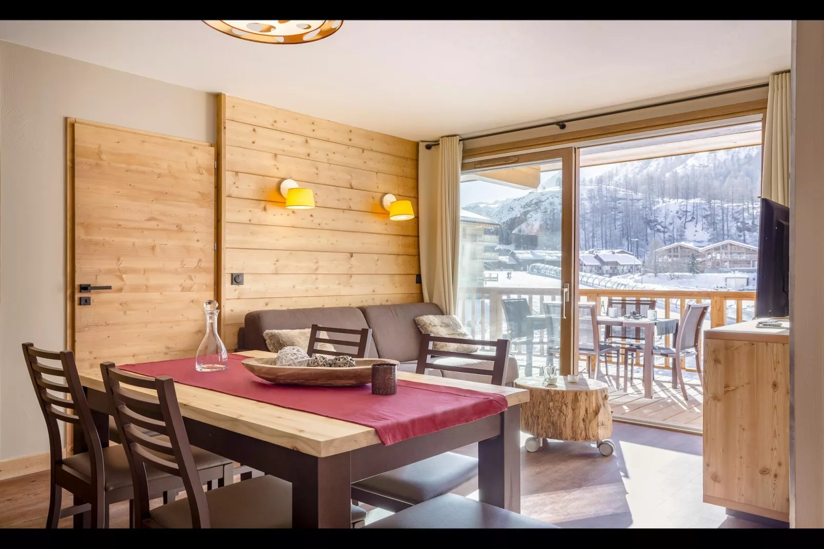 TIGNES_8PM-Eetkamer