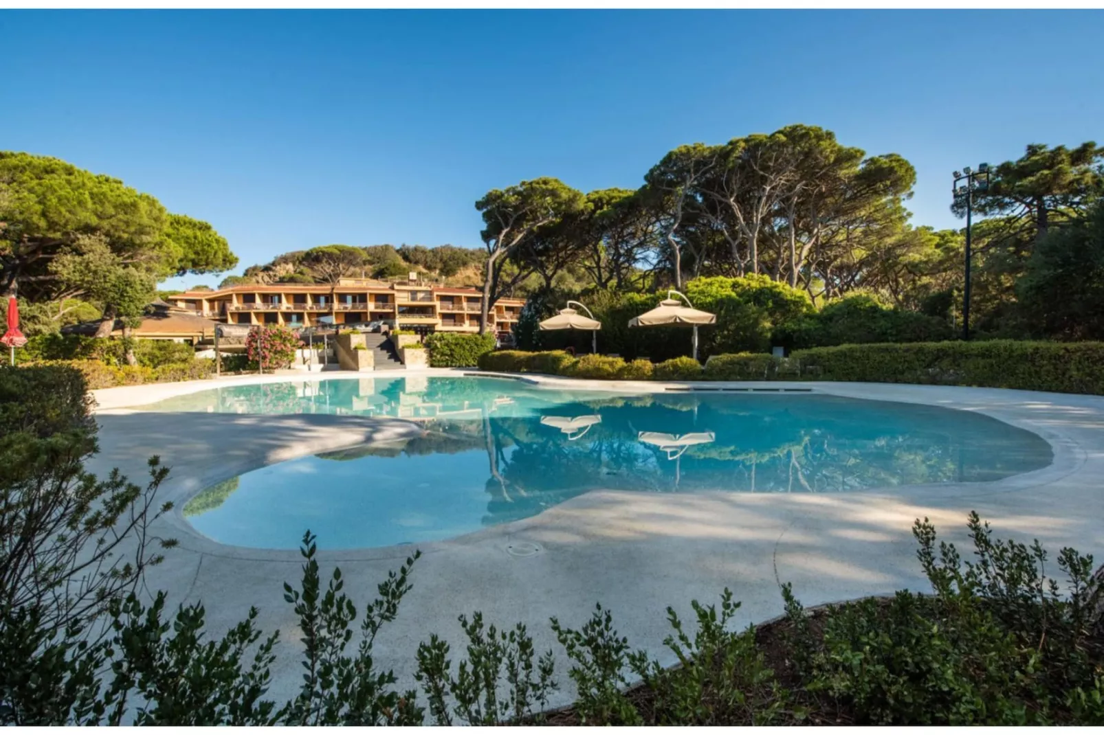 ROCCAMARE RESORT 2-Zi-App Villa Medium Terrasse 40 qm-Buitenkant zomer