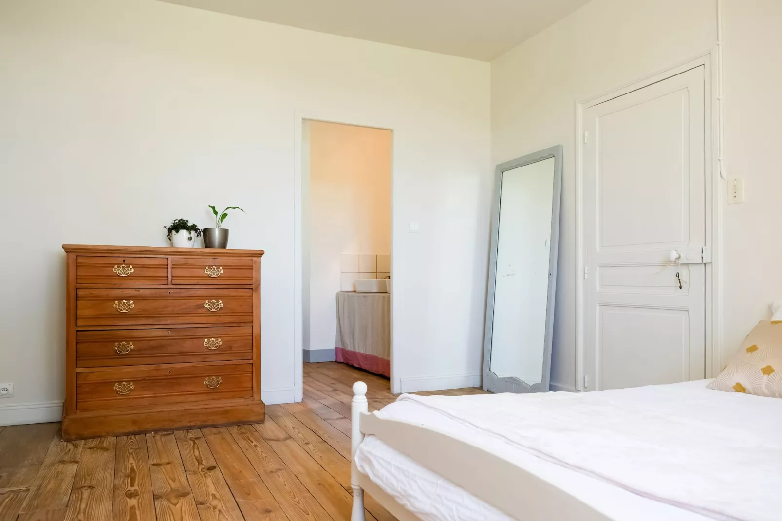 Maison de charme avec piscine à Coubejours-Slaapkamer