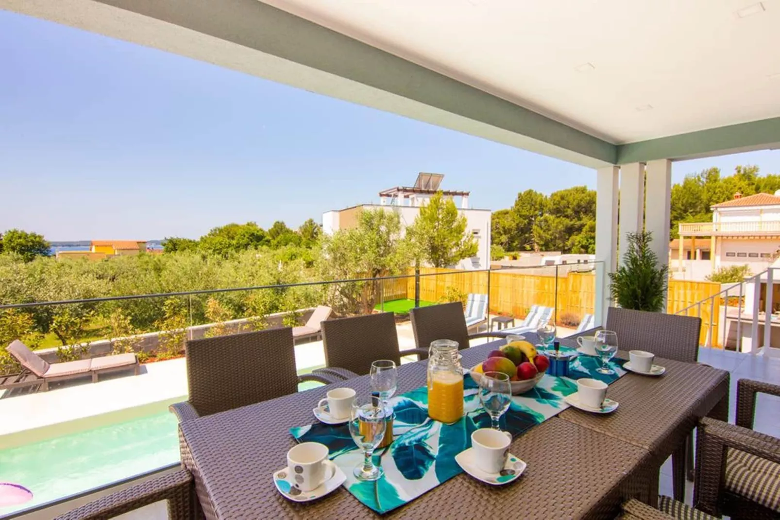 Villa with Pool and Sea View in Fazana - Horizont-Eetkamer