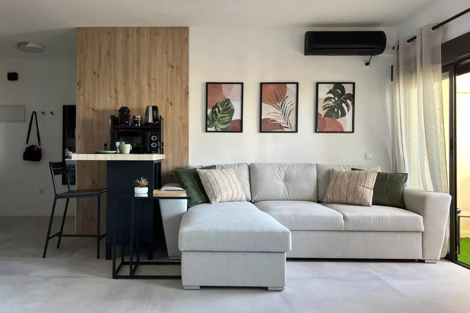 Apartamento con vistas al mar-Woonkamer