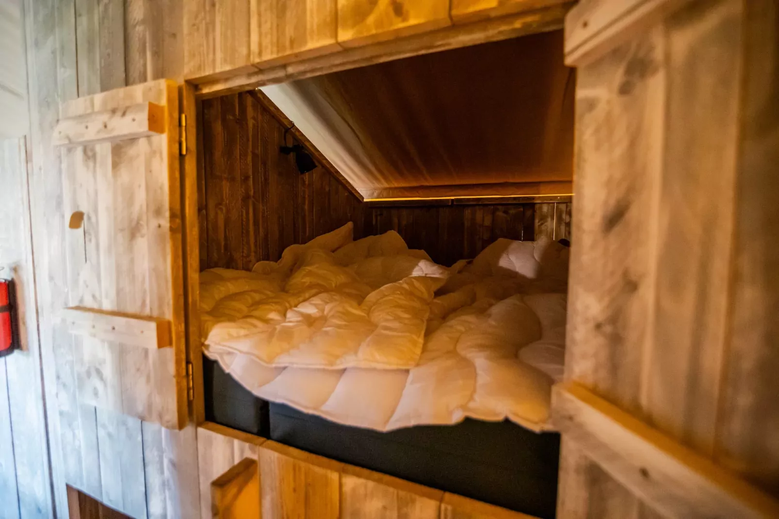 6 persoons Luxe Safaritent-Slaapkamer