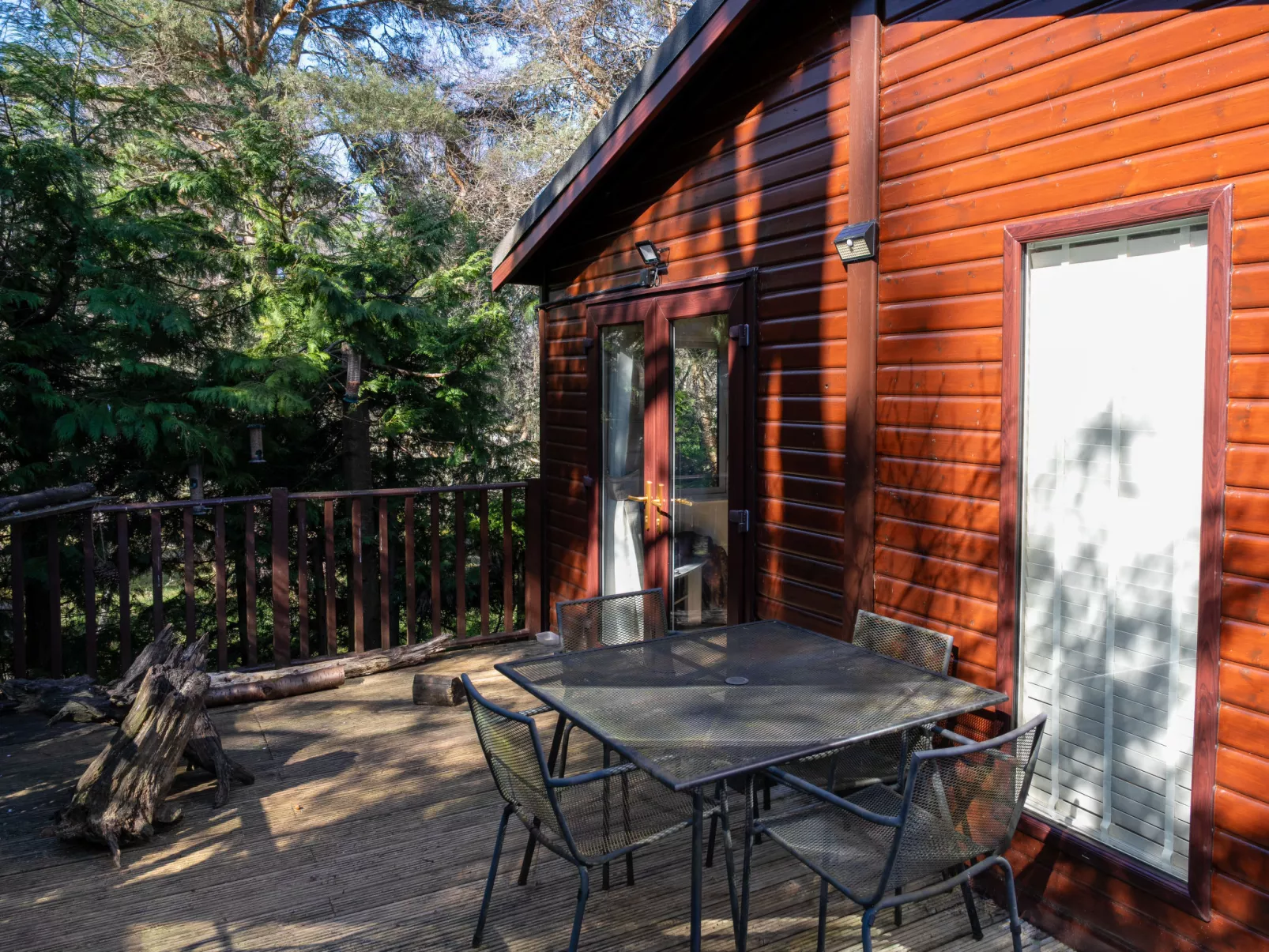 Pinemarten Lodge-Buiten