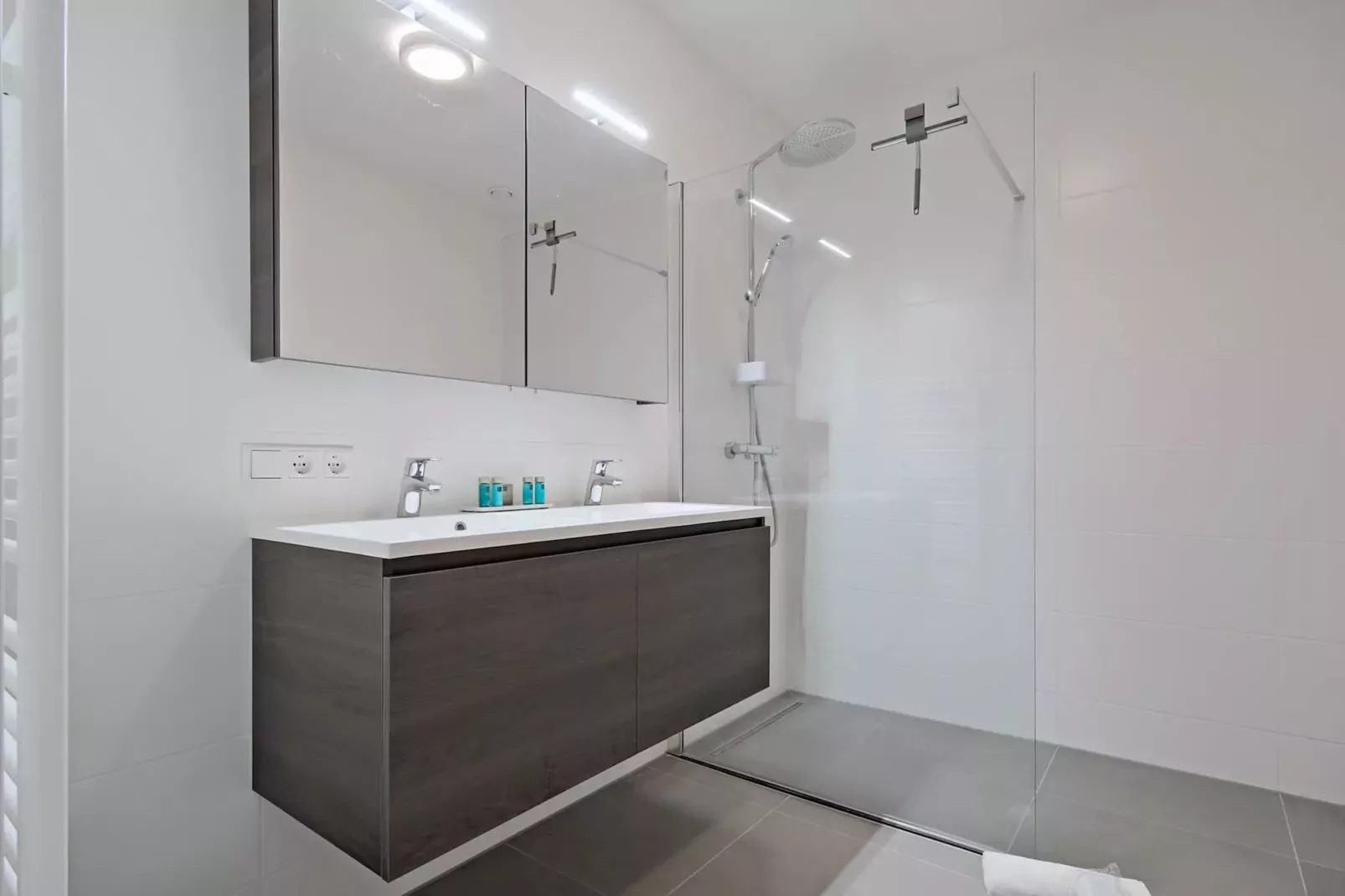 Breskens Apartments & Penthouses 8-Buitenkant zomer