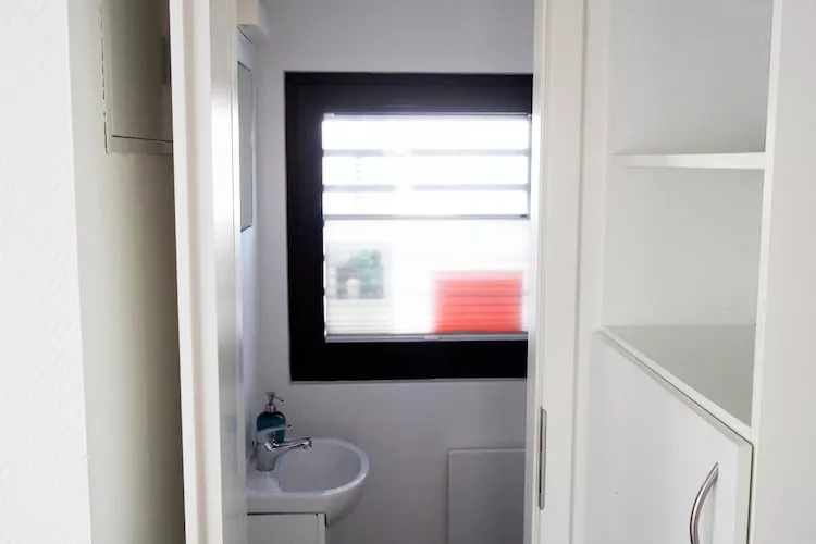Hausboot Family & Friends LP2 / 3 Personen-Badkamer