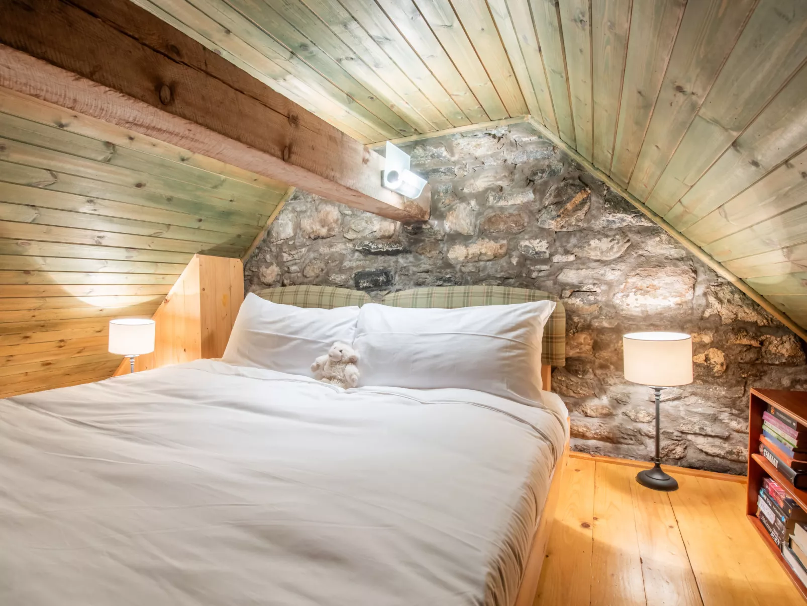 The Romantic Bothy-Binnen