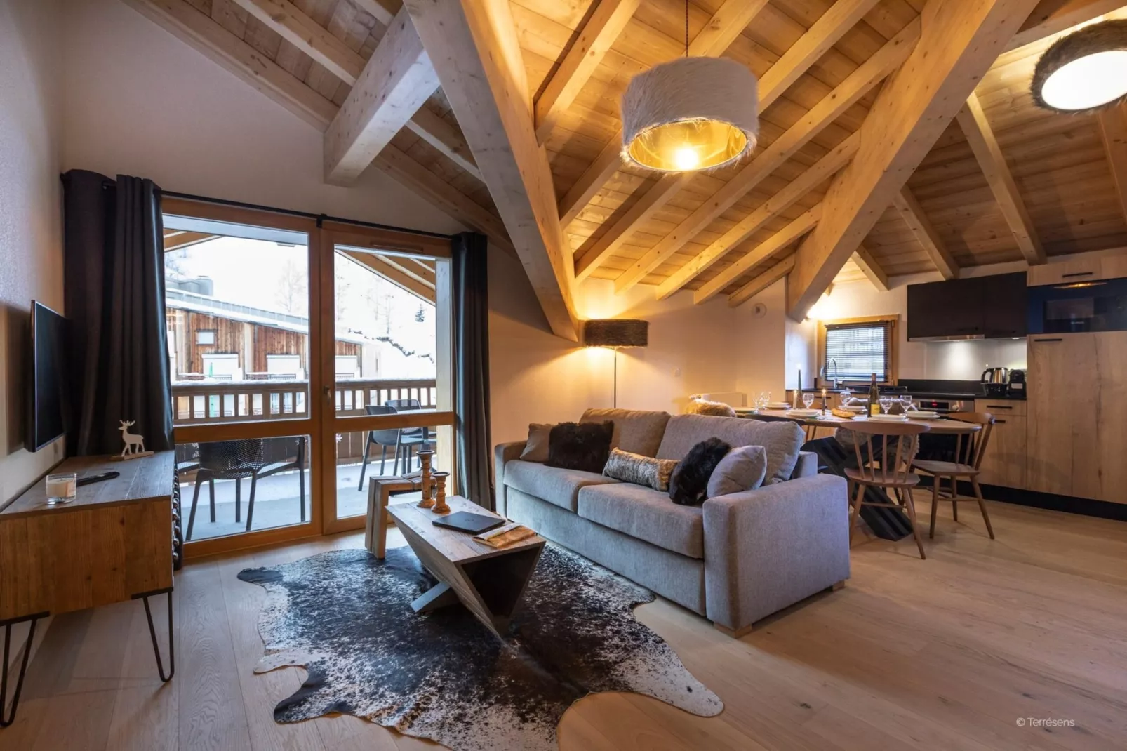 LES DEUX ALPES Neige et Soleil -A38P-Woonkamer