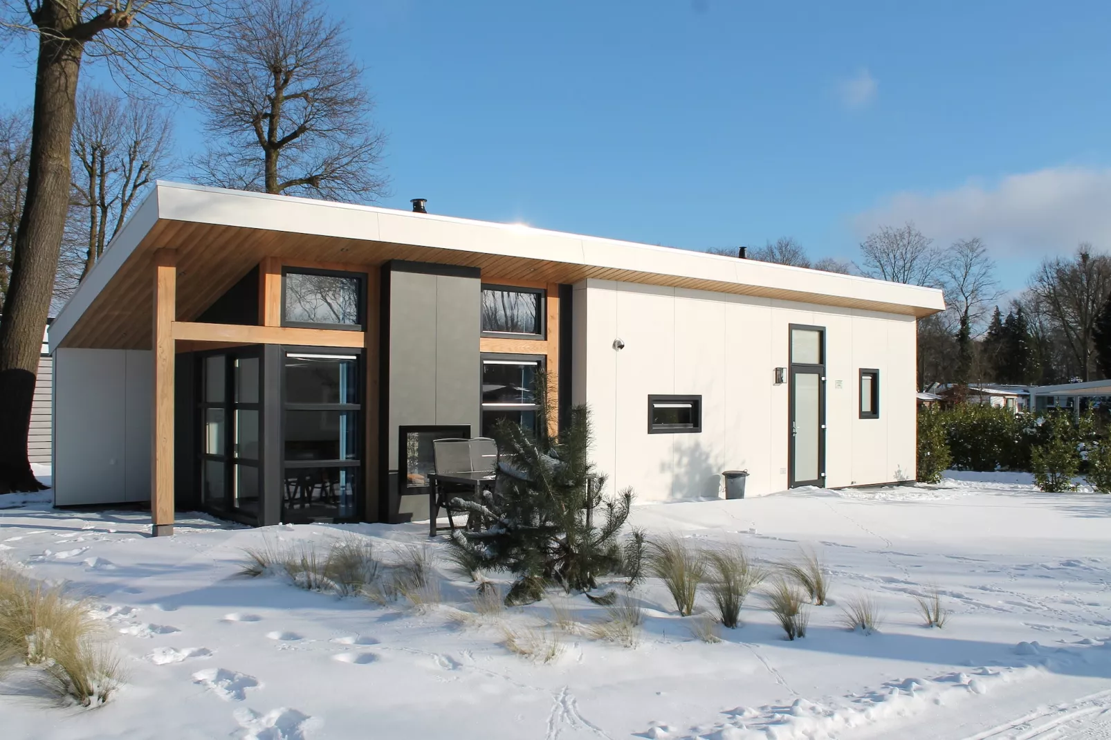 Voordevilla | 2 - 4 persons-Buitenkant zomer