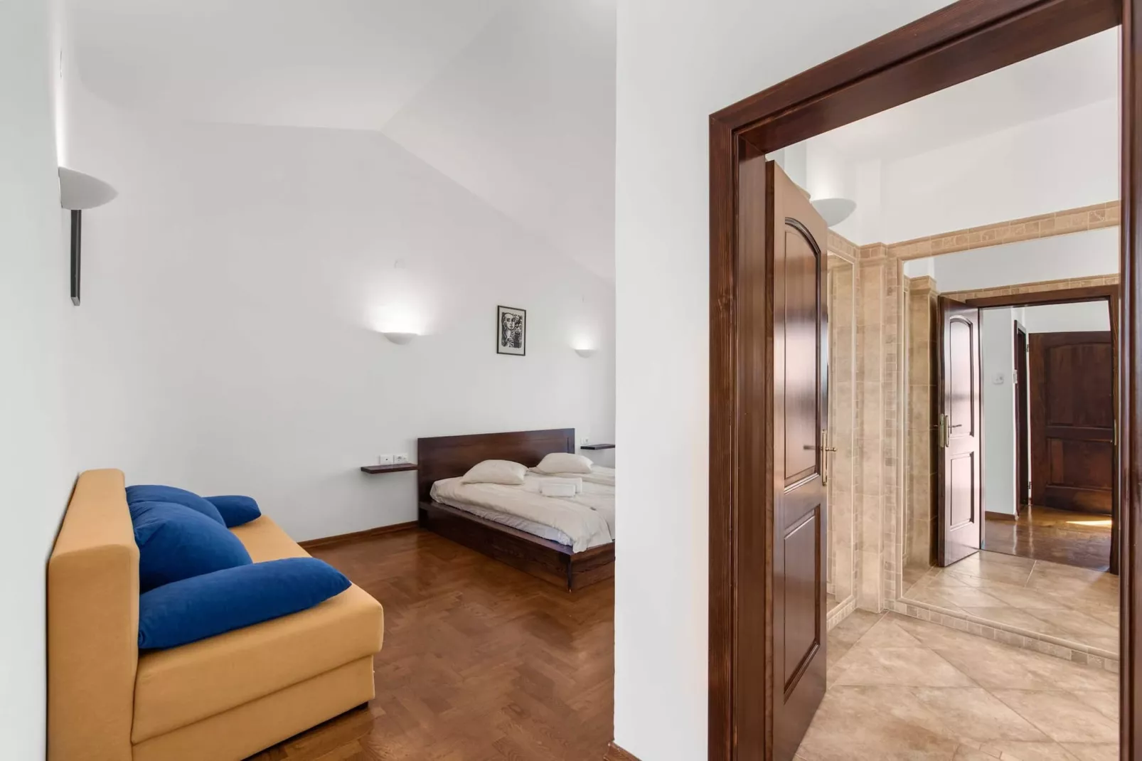 Villa Beauty with Private Pool-Slaapkamer