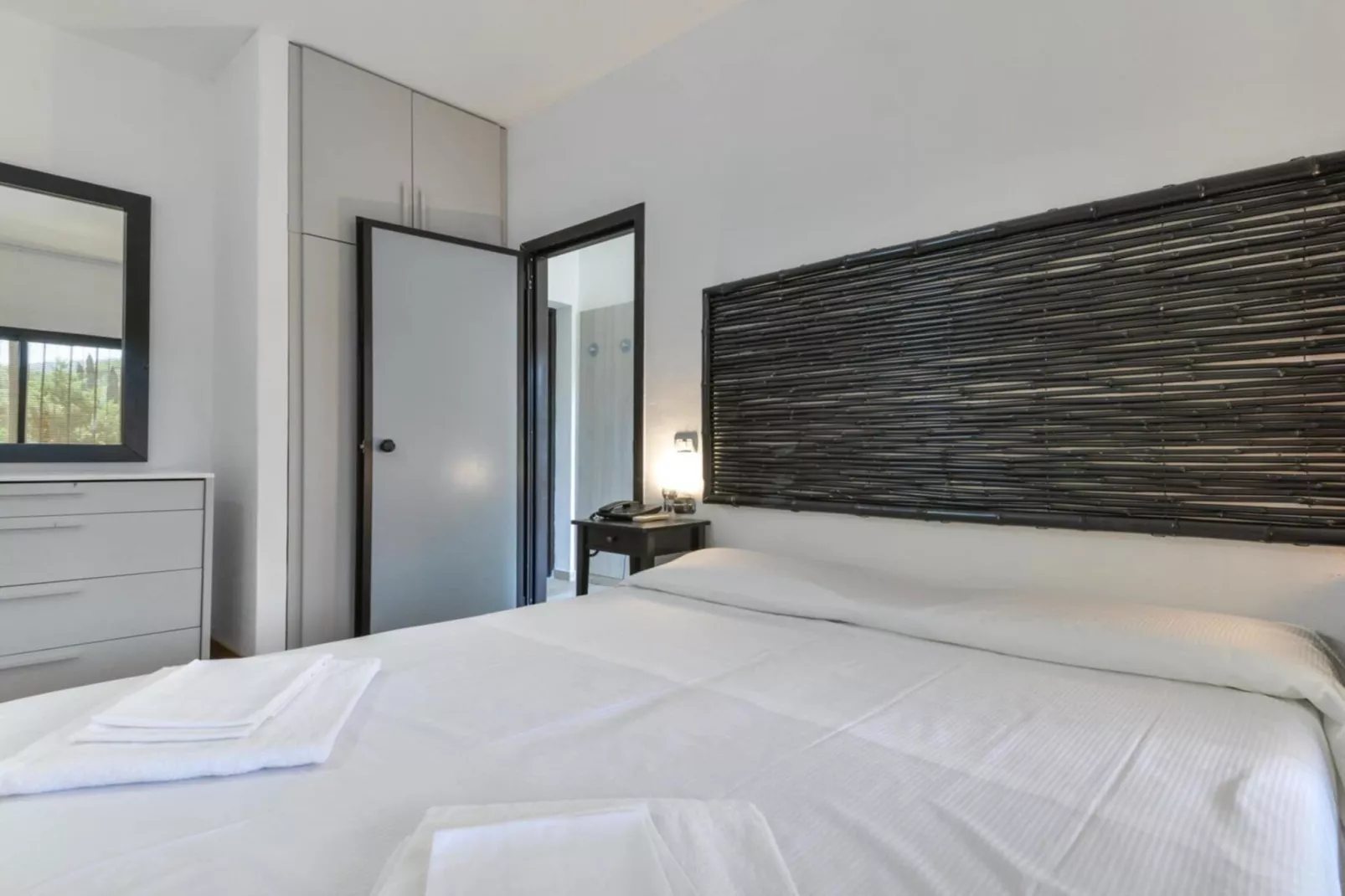 Le Acacie Residence / APARTMENT TWO BEDROOMS-Slaapkamer
