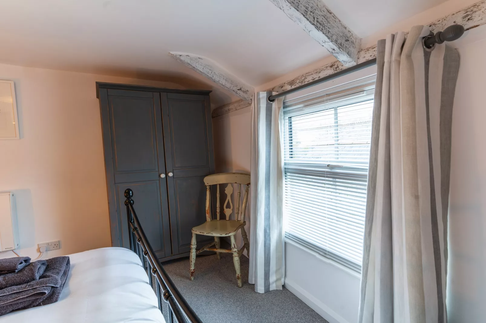 Old Harbour Cottage-Slaapkamer