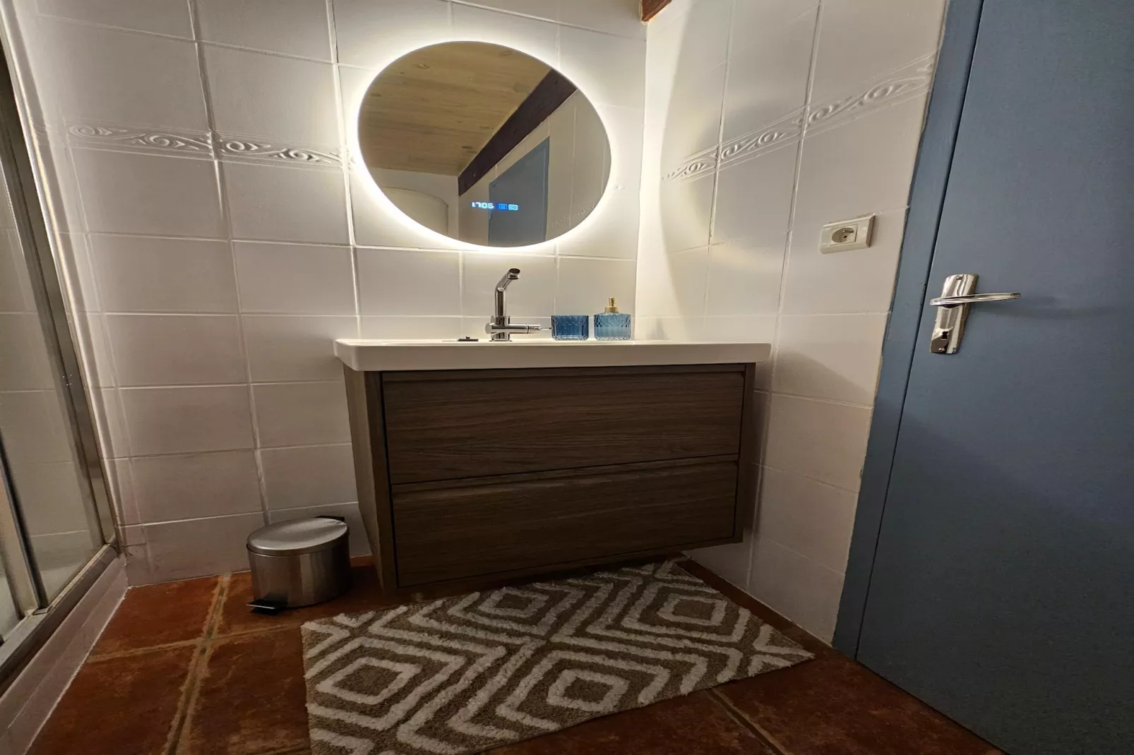 Le Dauphin bleu-Badkamer