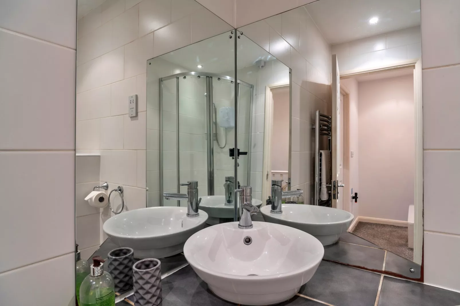 Carworgie Cottage-Badkamer