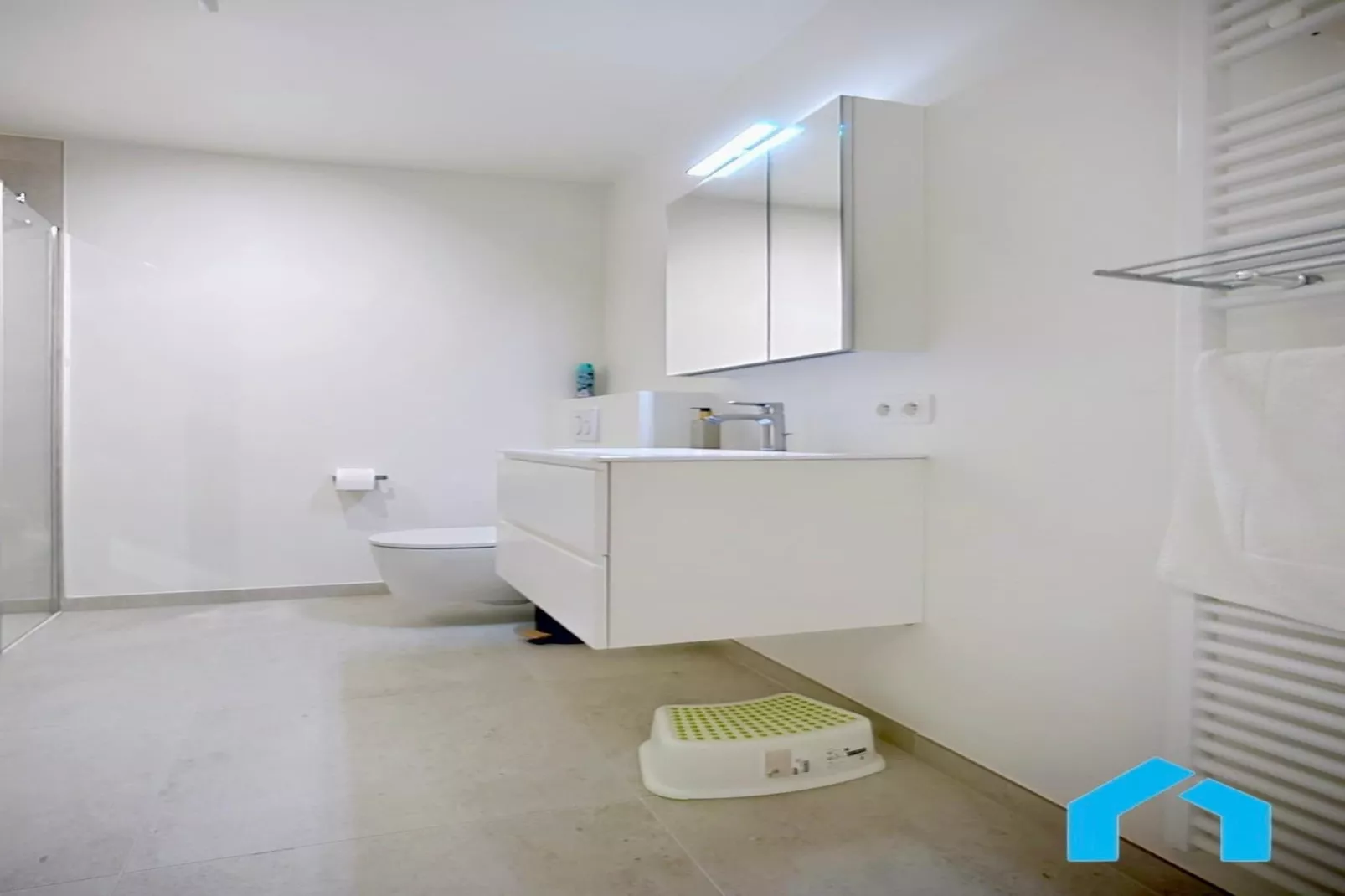 Emeraude 11-Badkamer