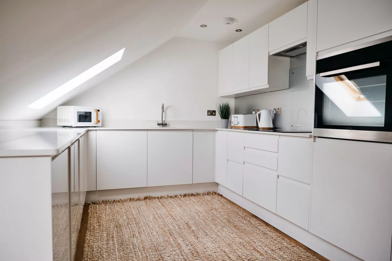 Tolcarne Stay - Luxury Newquay Apartment-Keuken