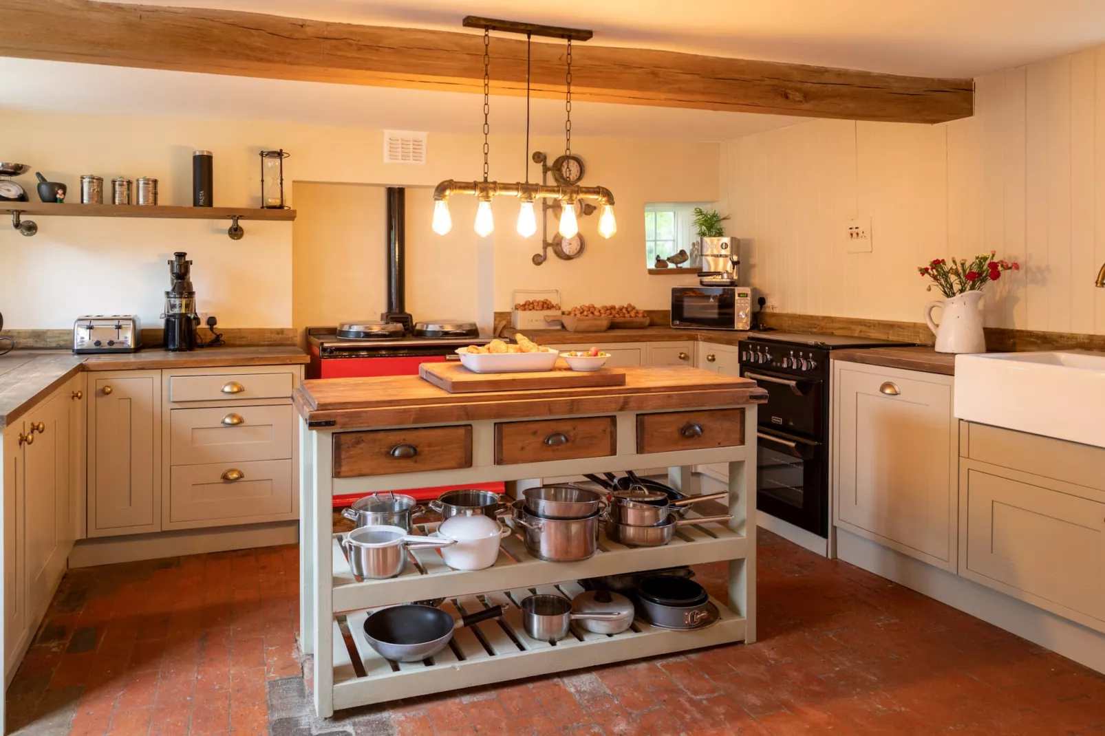 Islip Mill House - Beautiful Riverside Home-Keuken