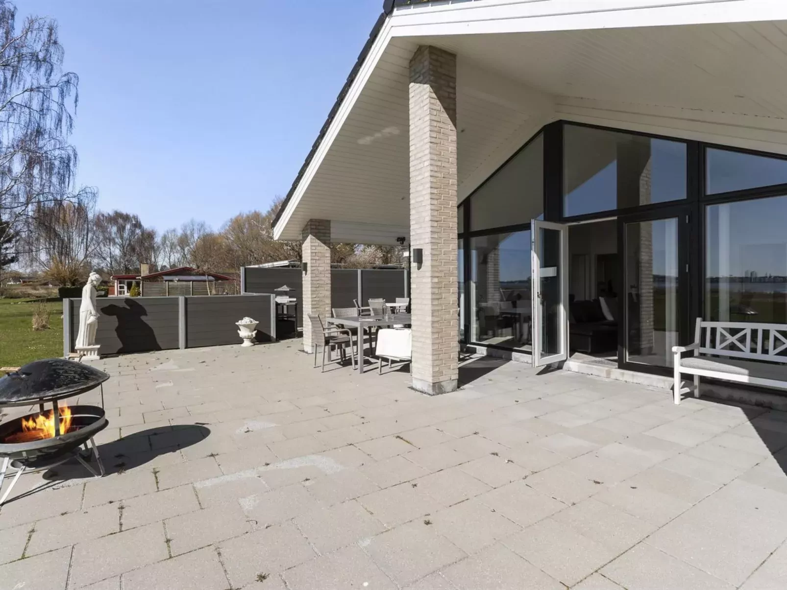 "Thyra" - 50m to the inlet-Buiten