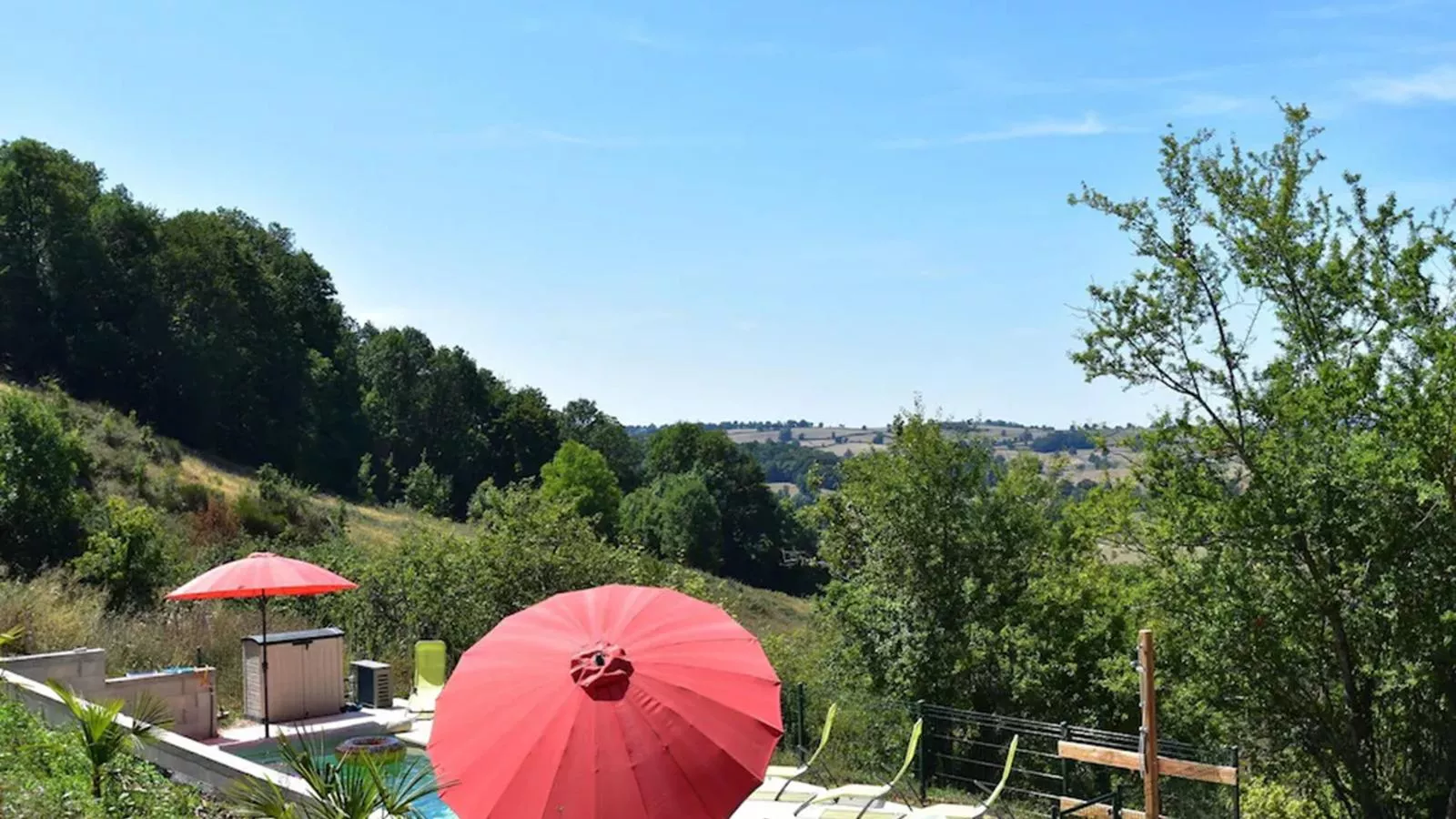 Résidence Poulain-Uitzicht zomer