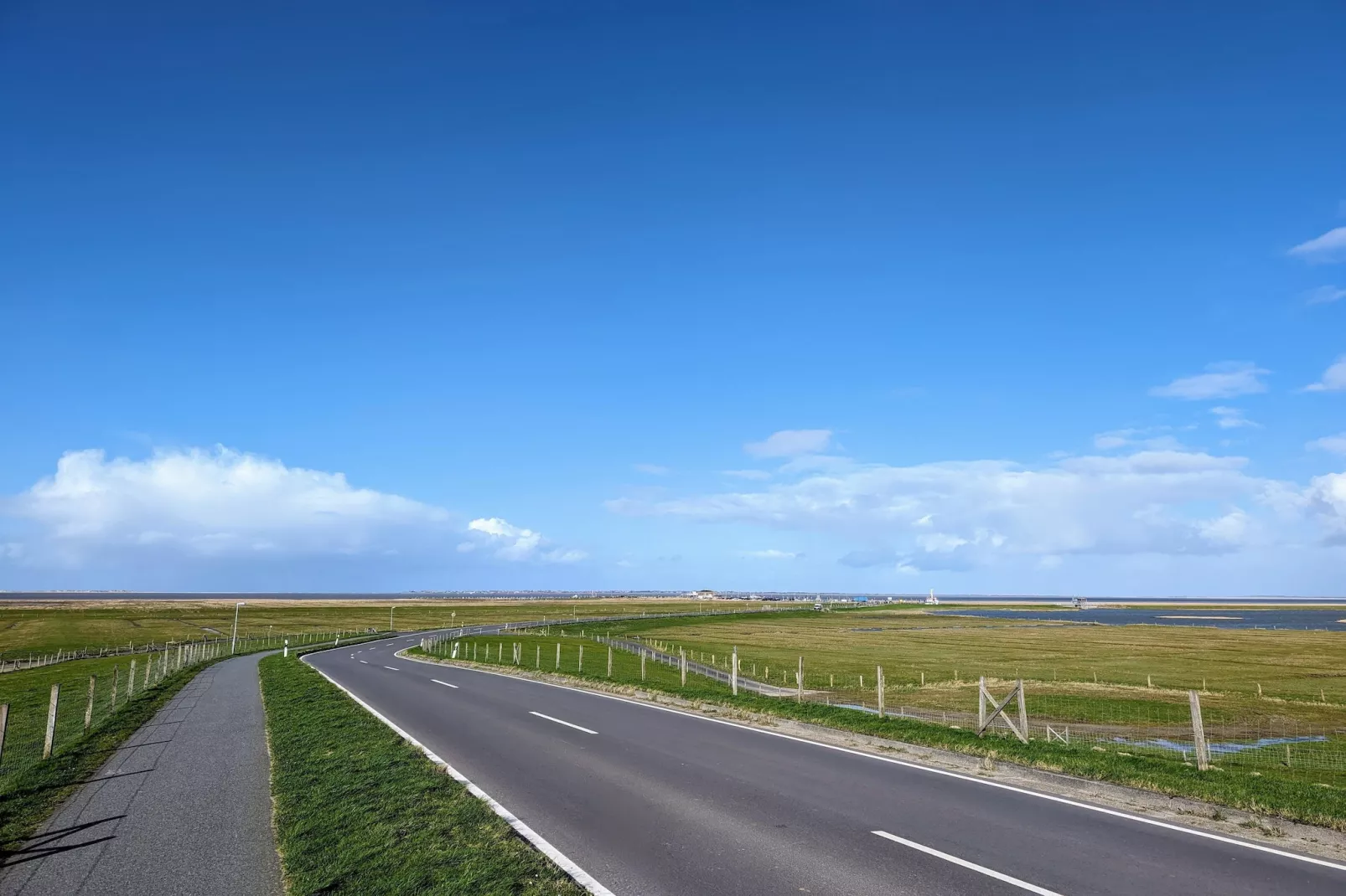 Ferienhaus Neßmersiel-Gebieden zomer 1km