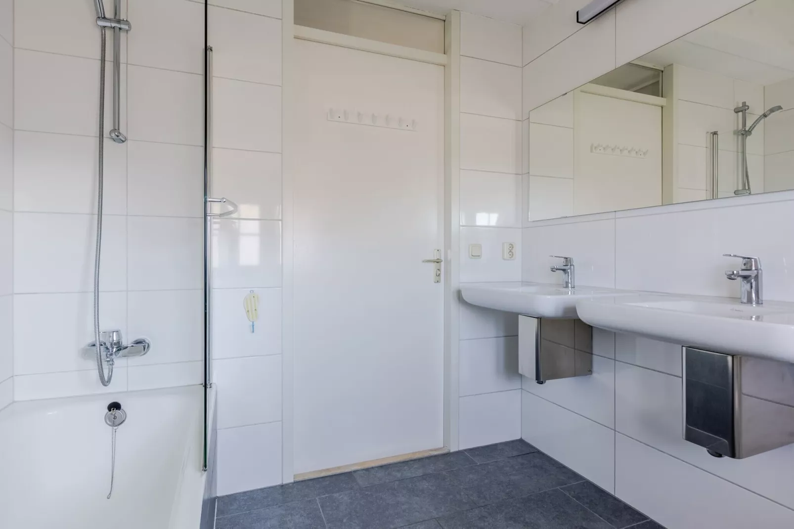 Buitenhof Domburg 12-Badkamer
