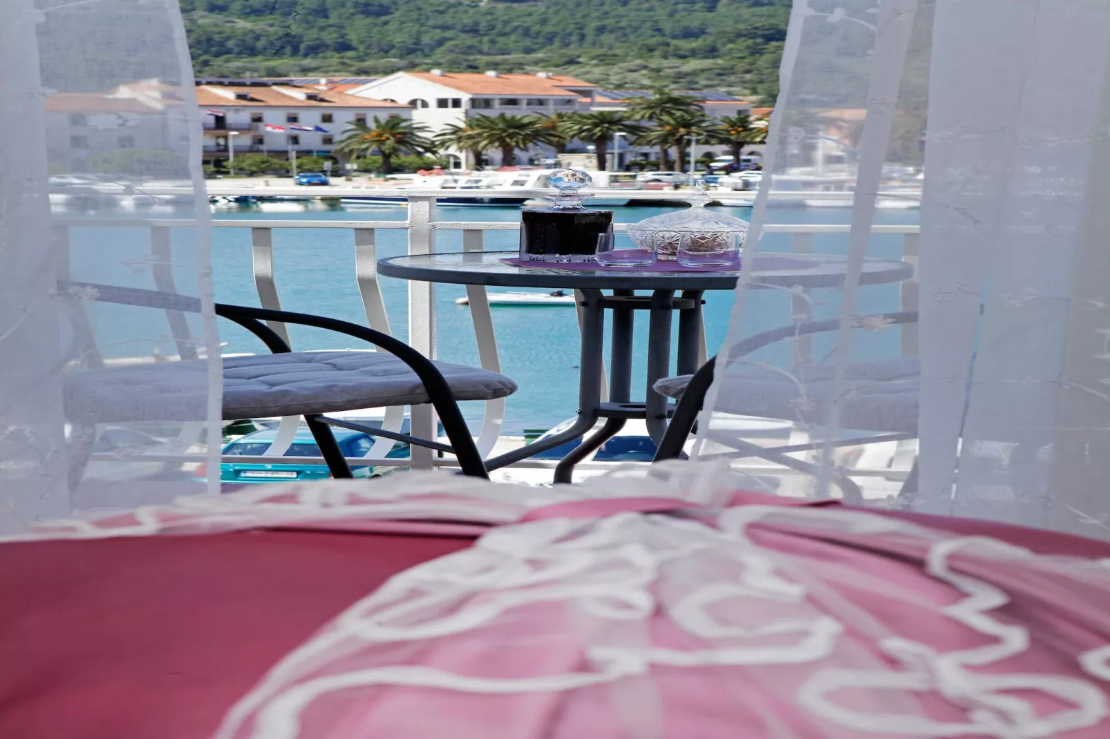 Sunshine Apartment Doda - Three Bedroom Apartment with Balcony and Sea View-Uitzicht