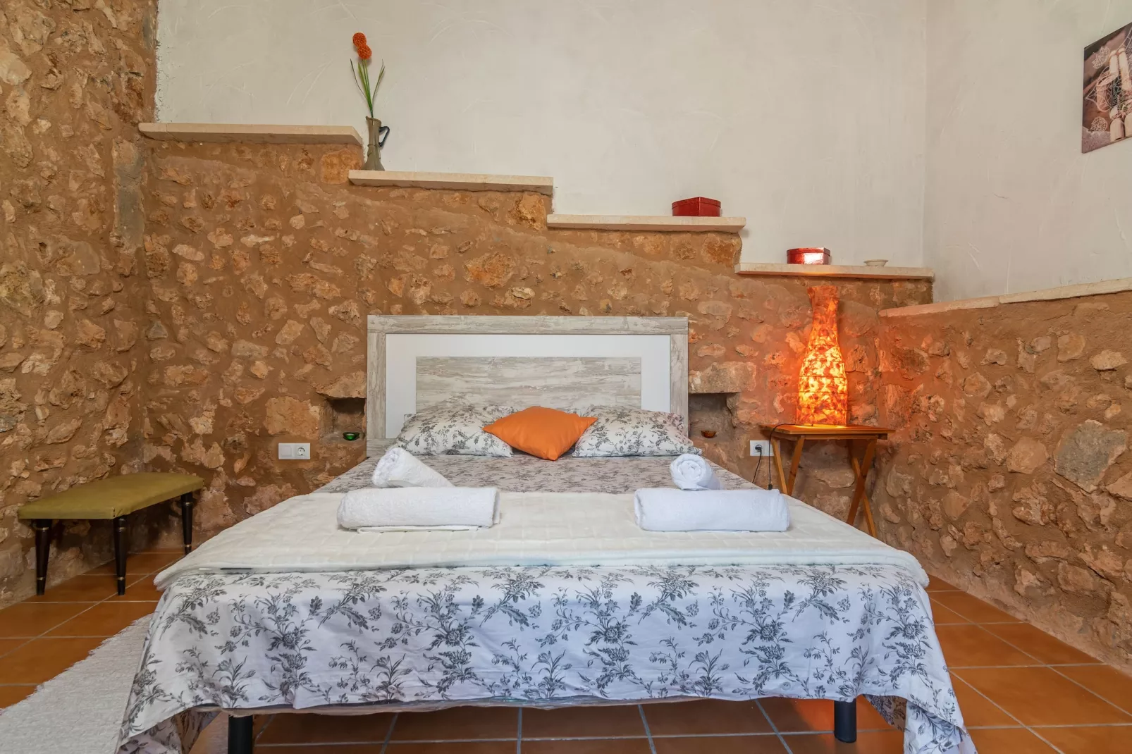 Lo Den Creus-Image-tags.