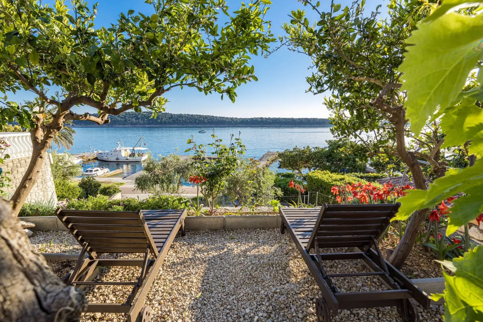 Apartments Jurica - Apt Marija with Sea View,-Tuinen zomer