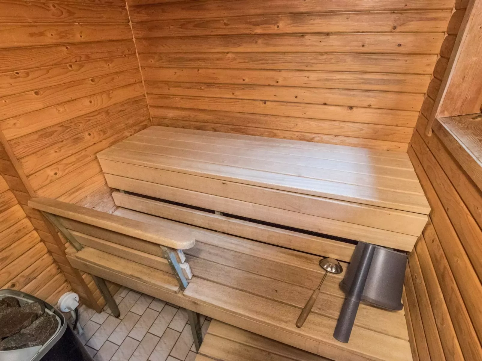 Uitonniemi, rummukkala-Binnen