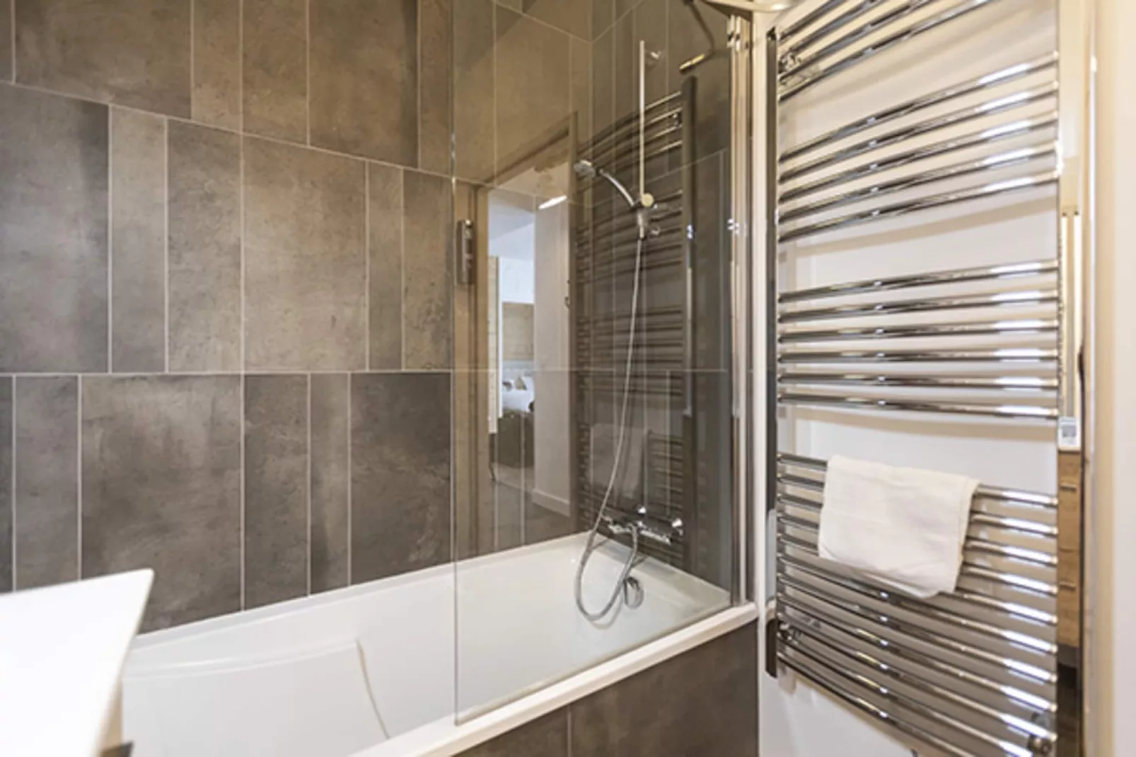 Le Hameau de barthelemy-A36S-Badkamer