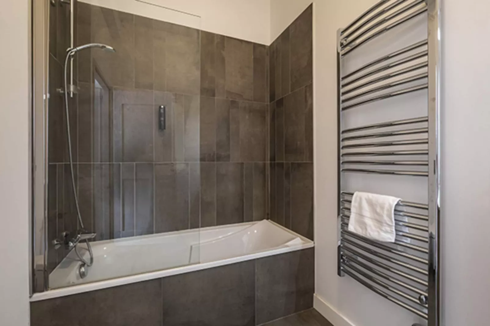 Le Hameau de barthelemy-A48P-Badkamer