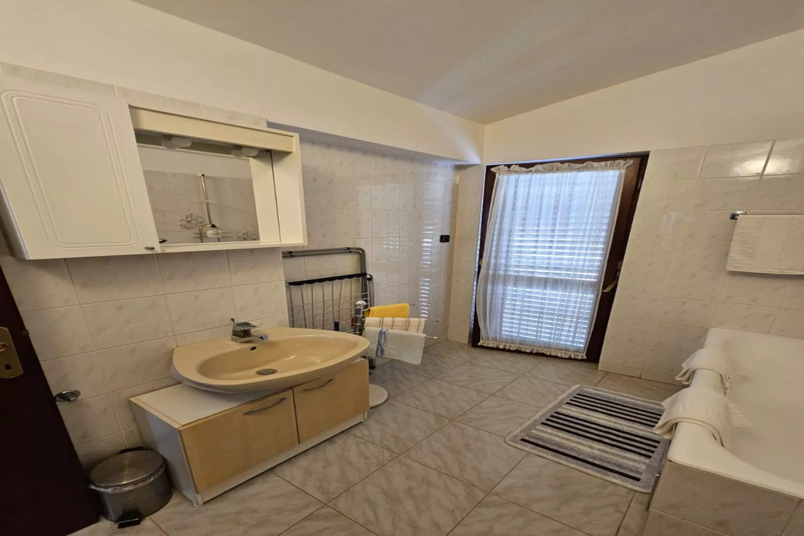Apartments Nestor - two bedroom apartment A4-Badkamer