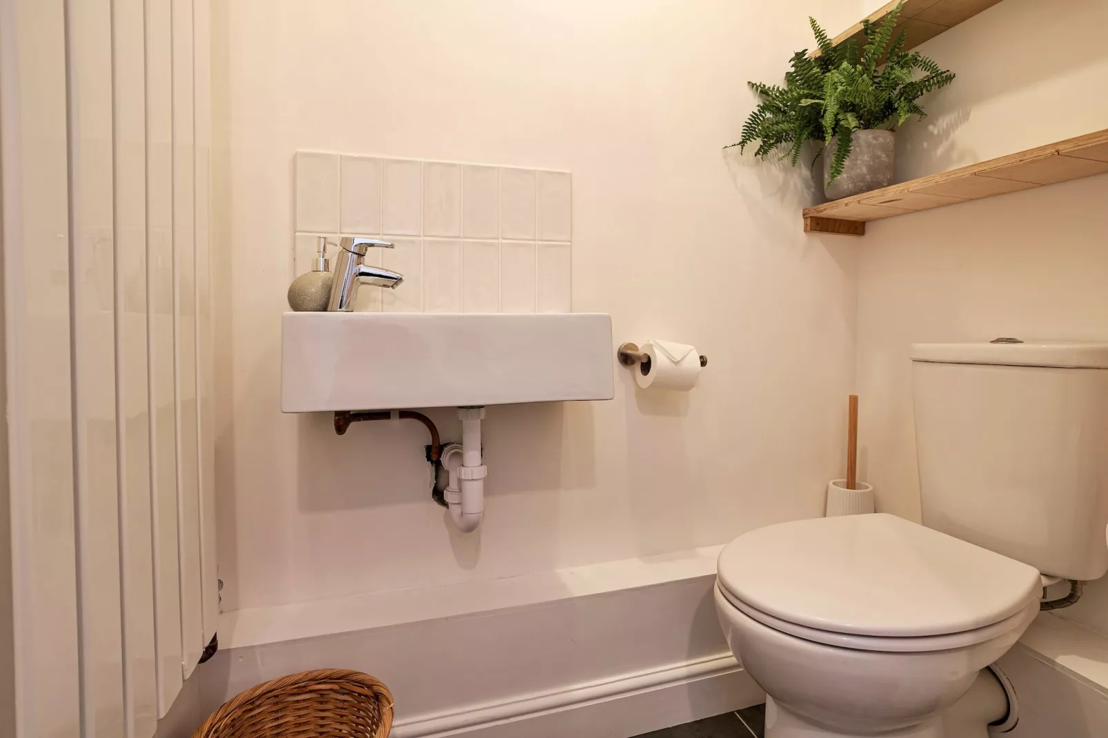 Courtyard Cottage-Badkamer