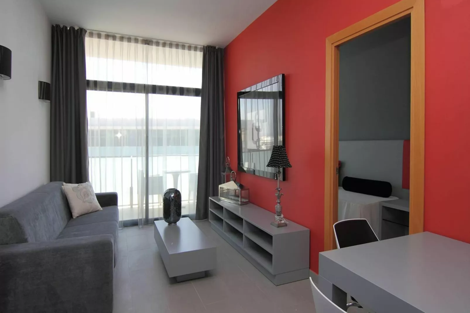 APOLO SUITES RENTALMAR 2/4-Eetkamer