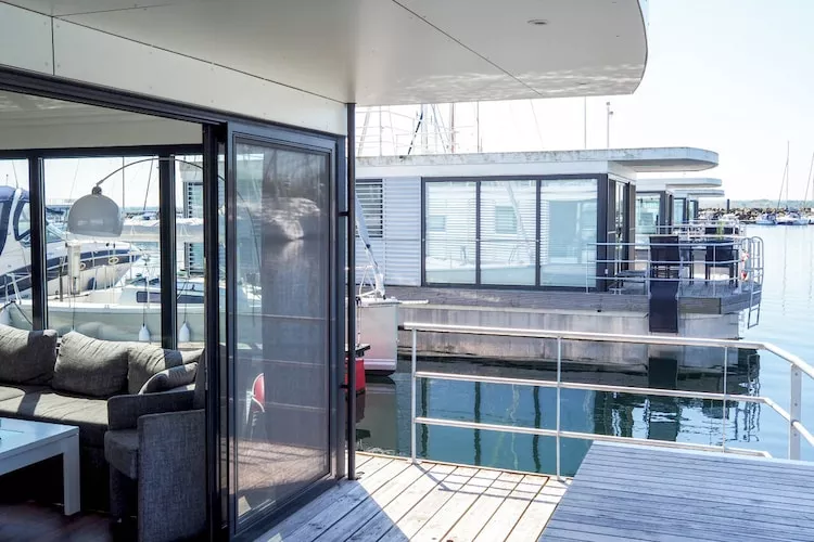Hausboot Family & Friends LP2 / 3 Personen-Terrasbalkon