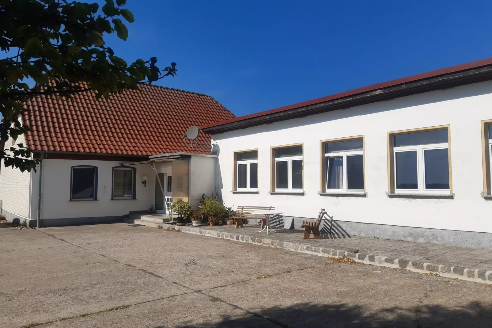 Ferienhaus am großen See-Buitenkant zomer