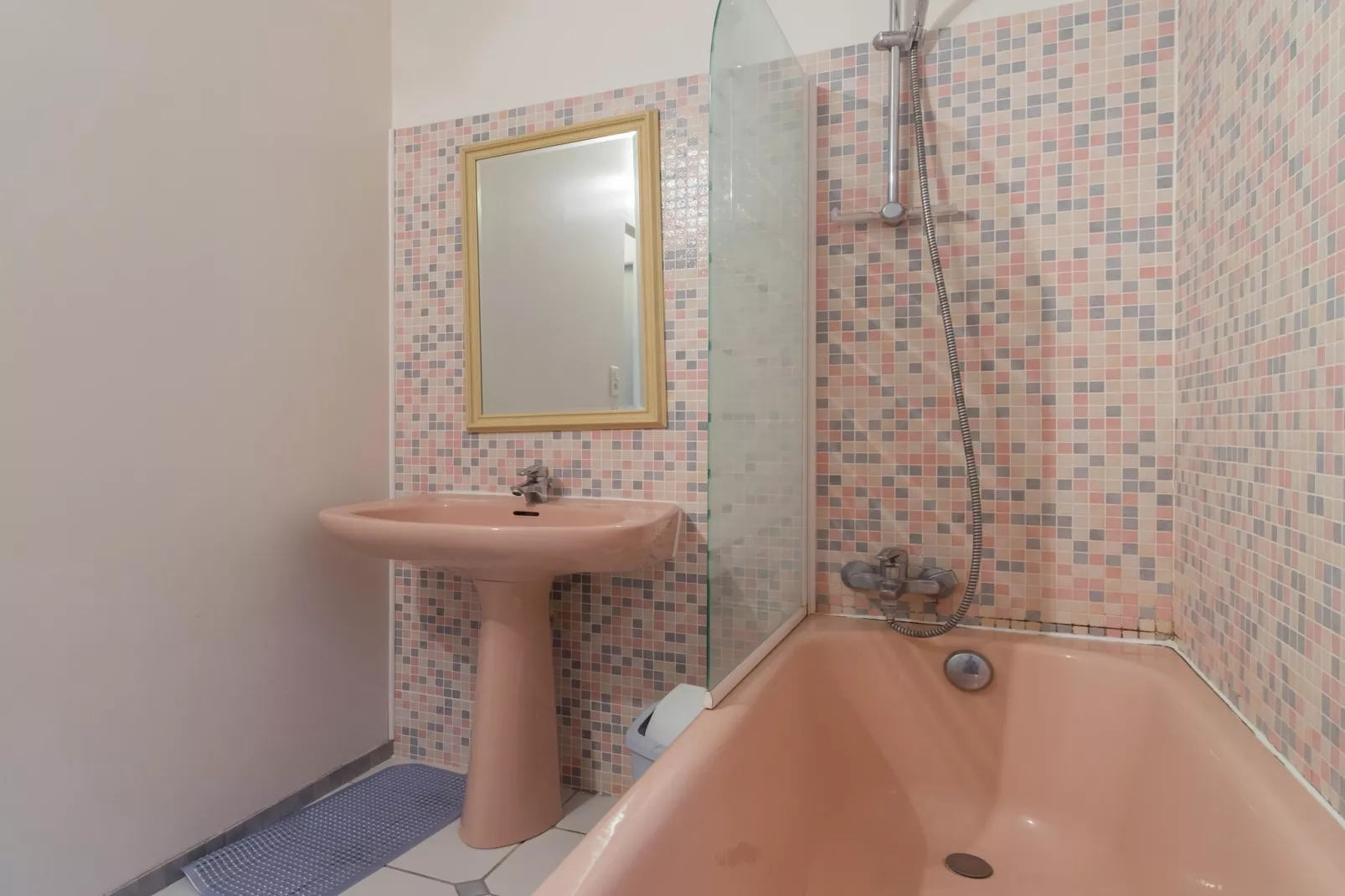 Gite 6 pers près de Châteauroux-Badkamer