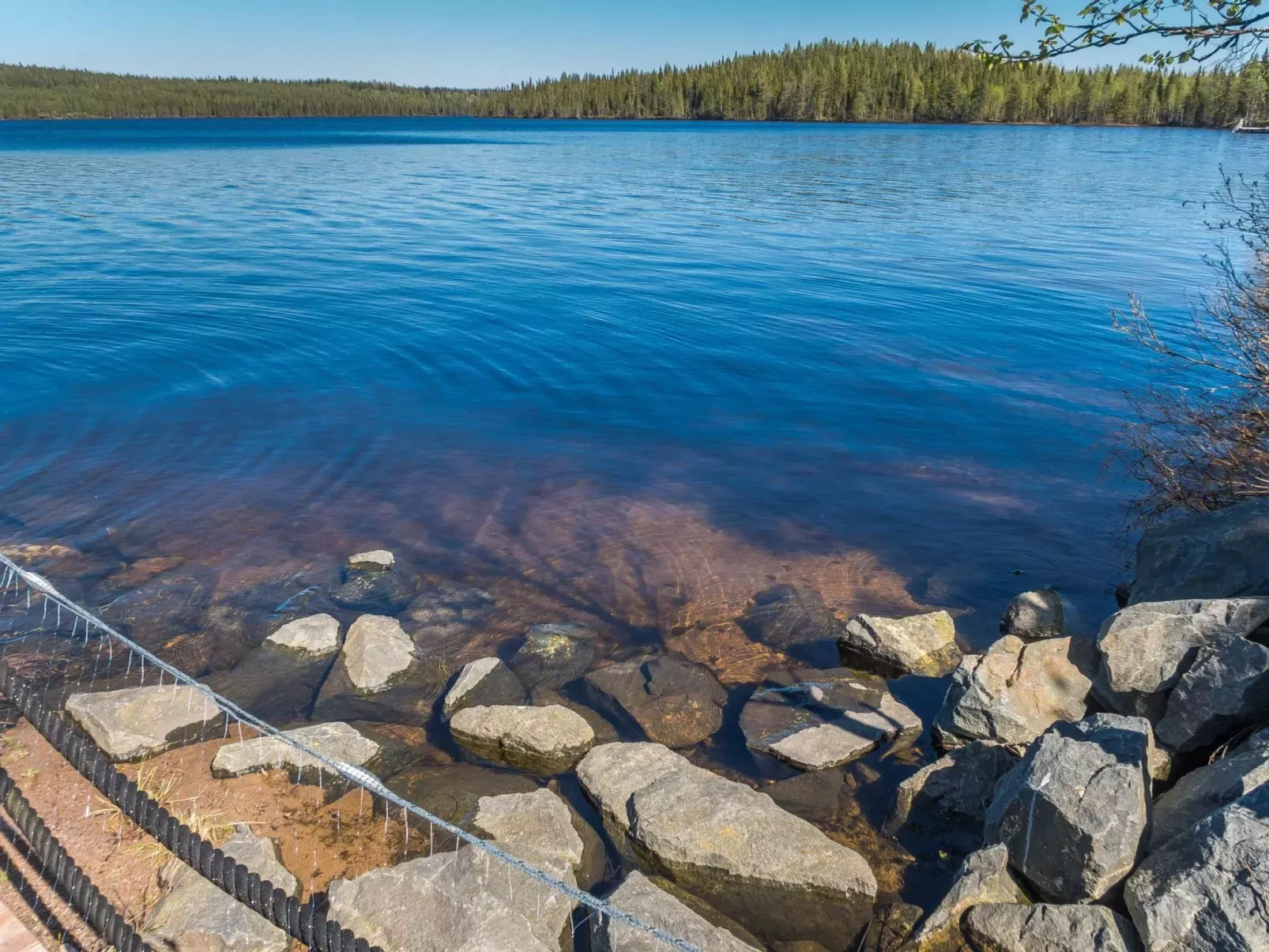 Holy lake rantasauna-Buiten