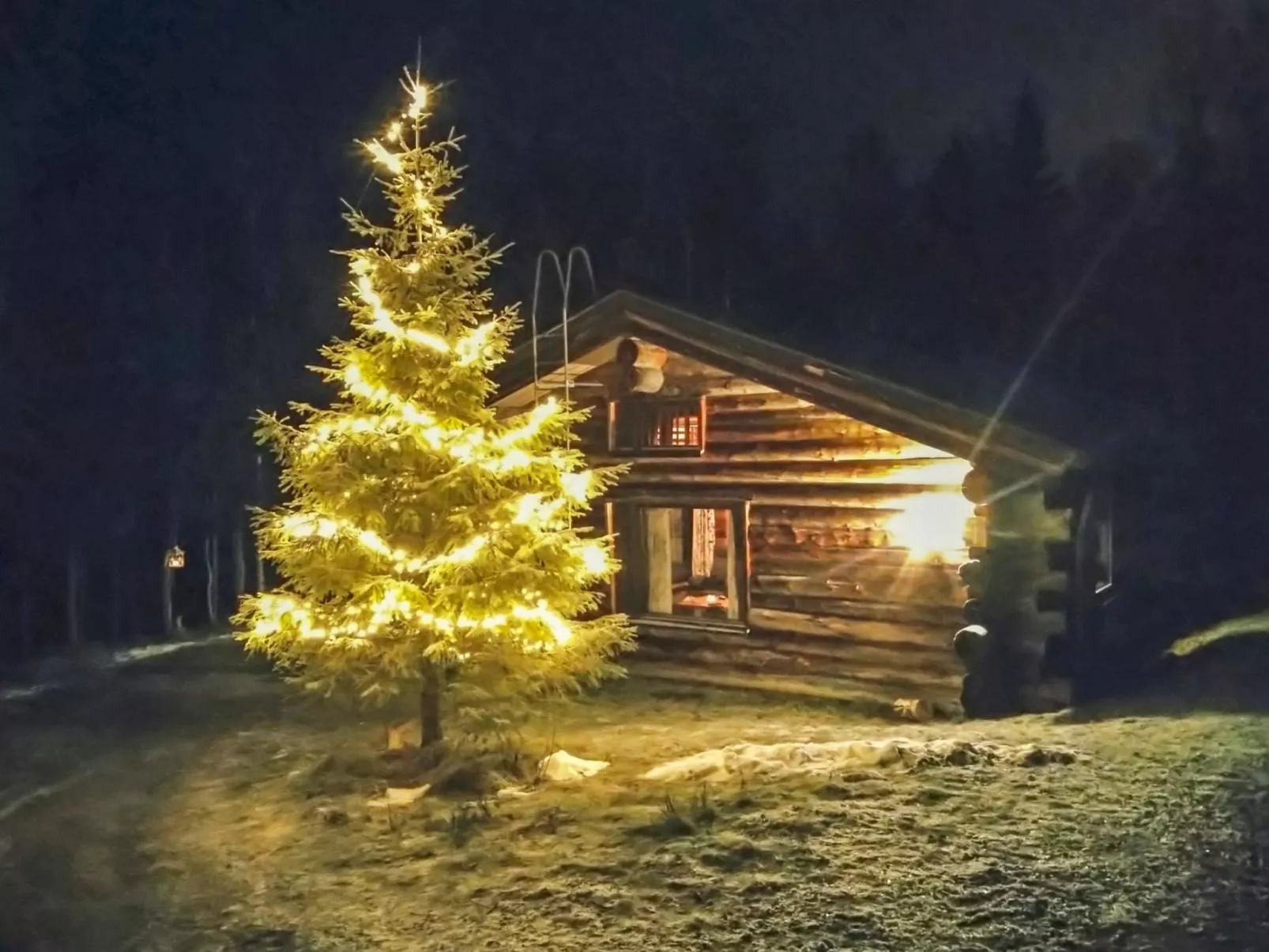 Hallan kelo-Buiten