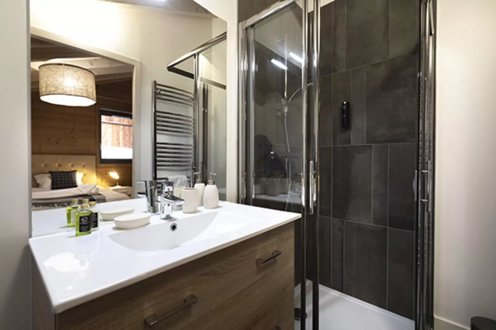 Le Hameau de barthelemy-A38P-Badkamer