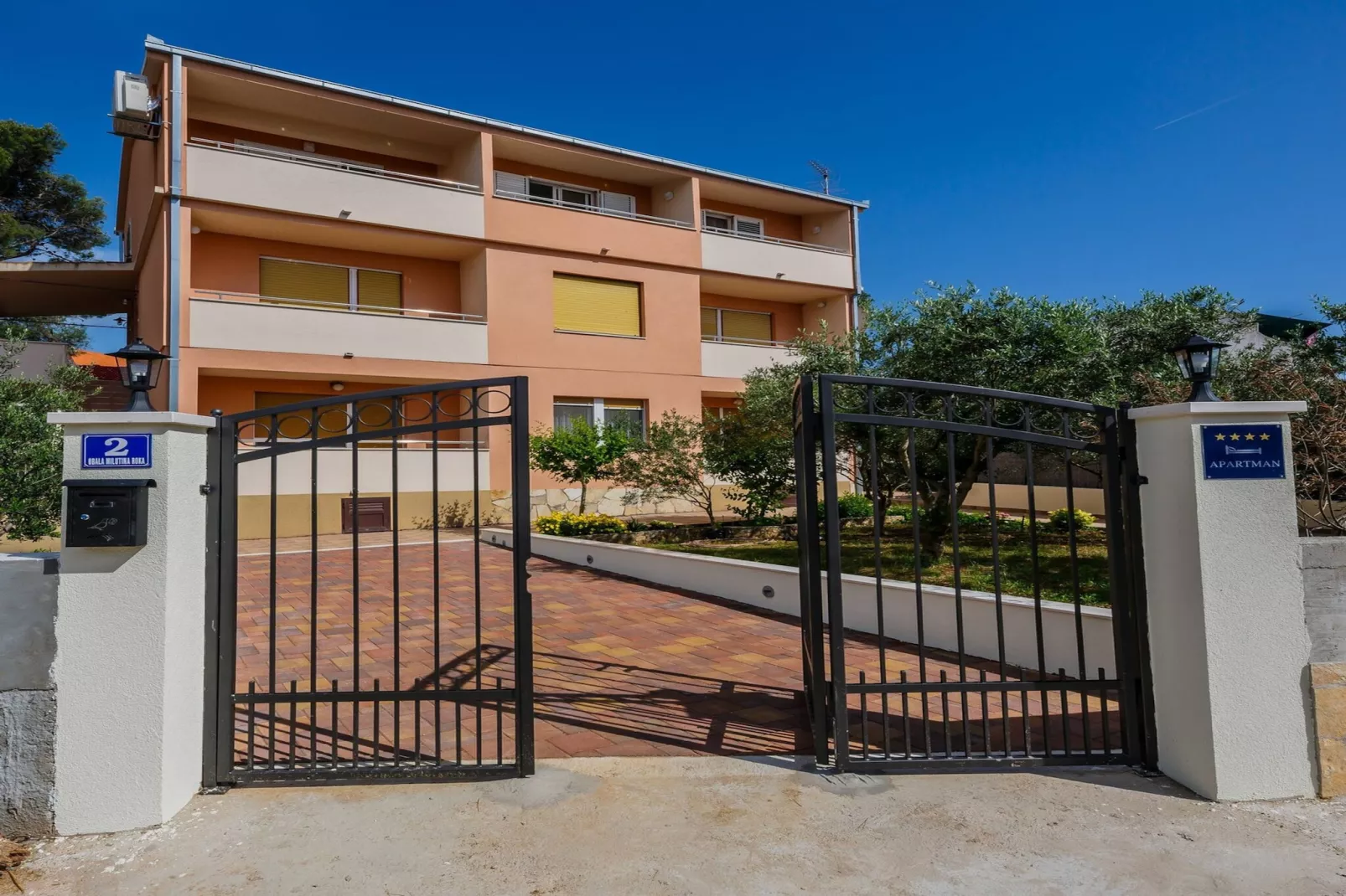 Apartments Savin - two bedroom apartment-Buitenlucht