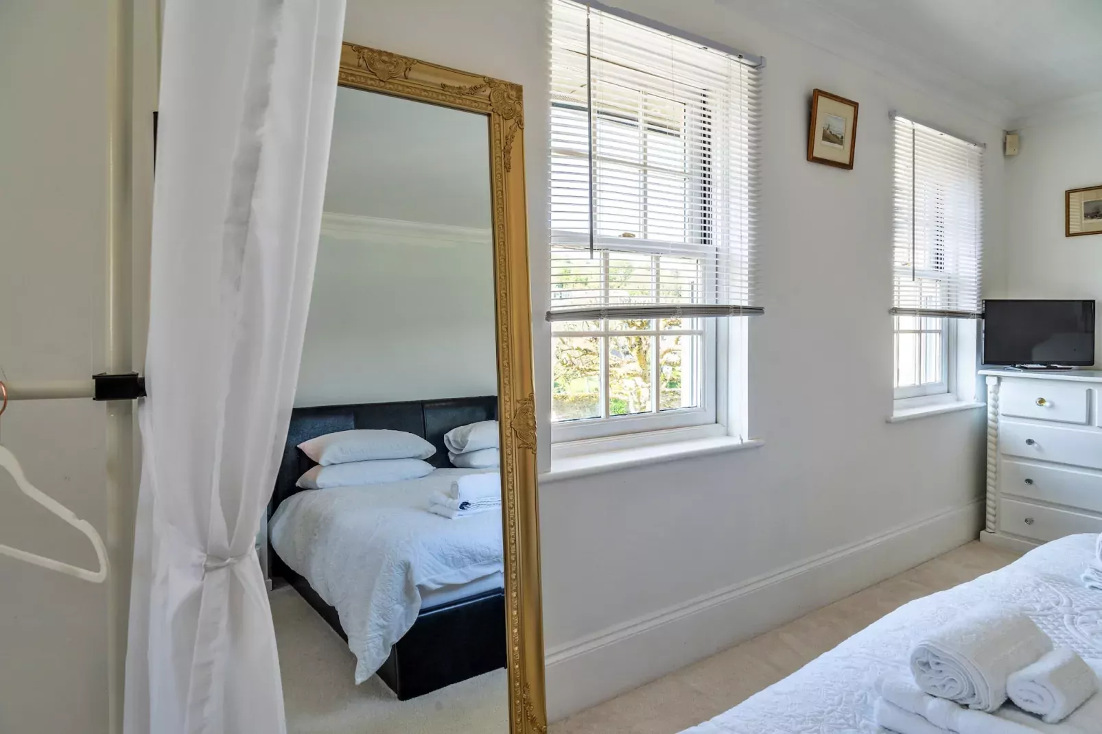 Nicely Tucked Away Cottage-Slaapkamer