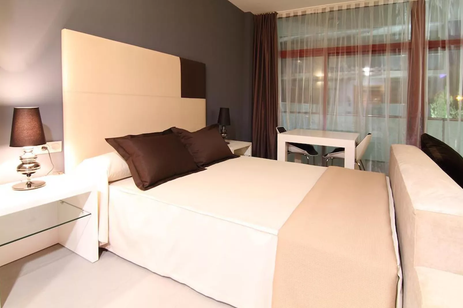 APOLO SUITES RENTALMAR 2/4-Slaapkamer