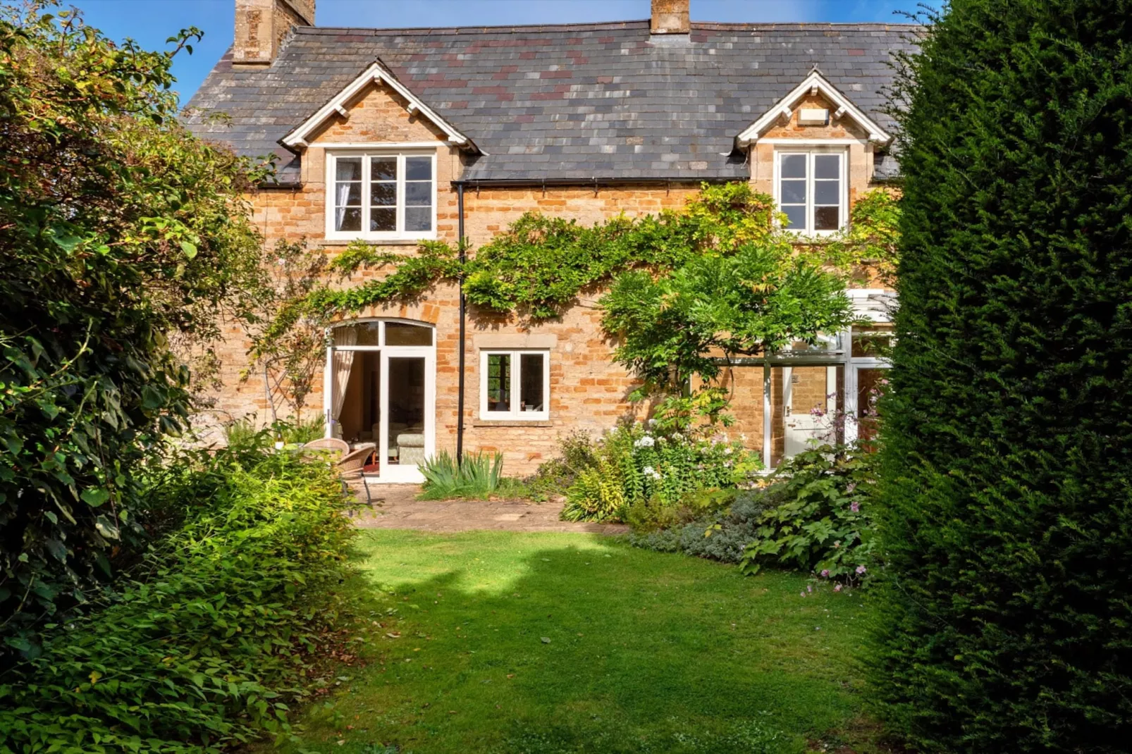 Lodge Cottage-Tuinen zomer